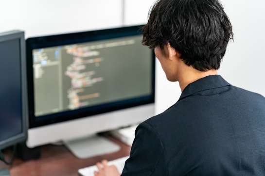 オープン系システムとは？汎用系・Web系との違いからキャリア形成まで