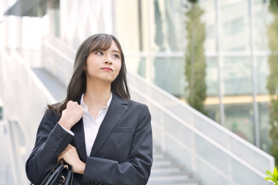 第二新卒の転職時期おすすめは何月？何年目の転職活動が有利なのかも解説