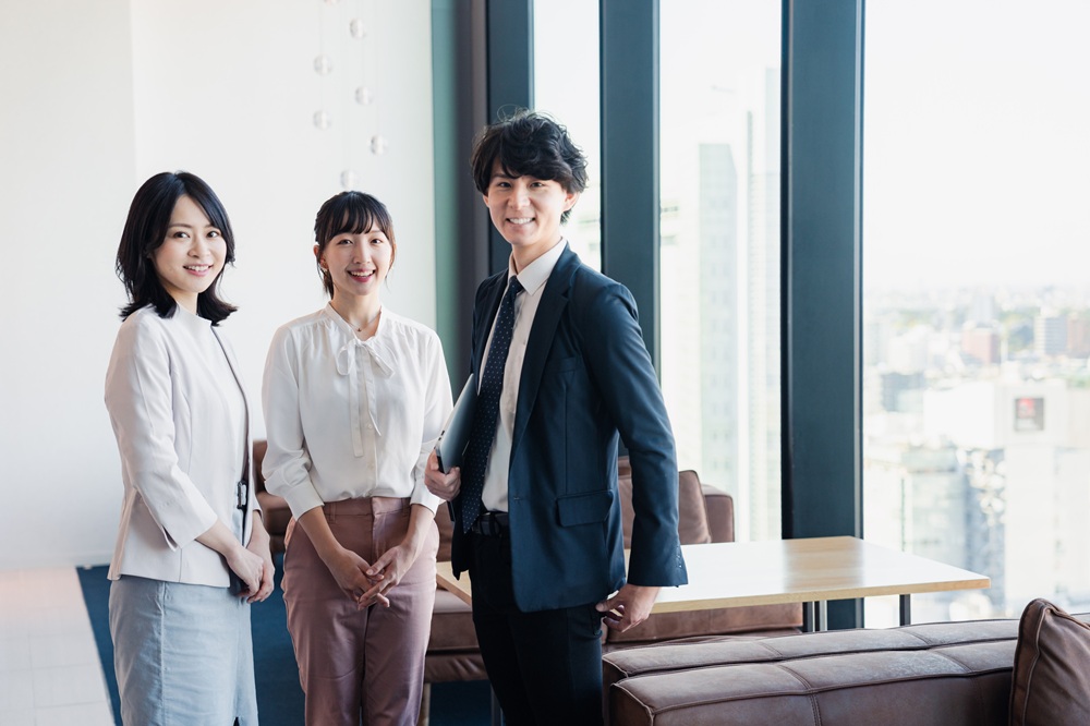 職場の人間関係に悩む方へ｜ストレスの原因から対処法まで解説
