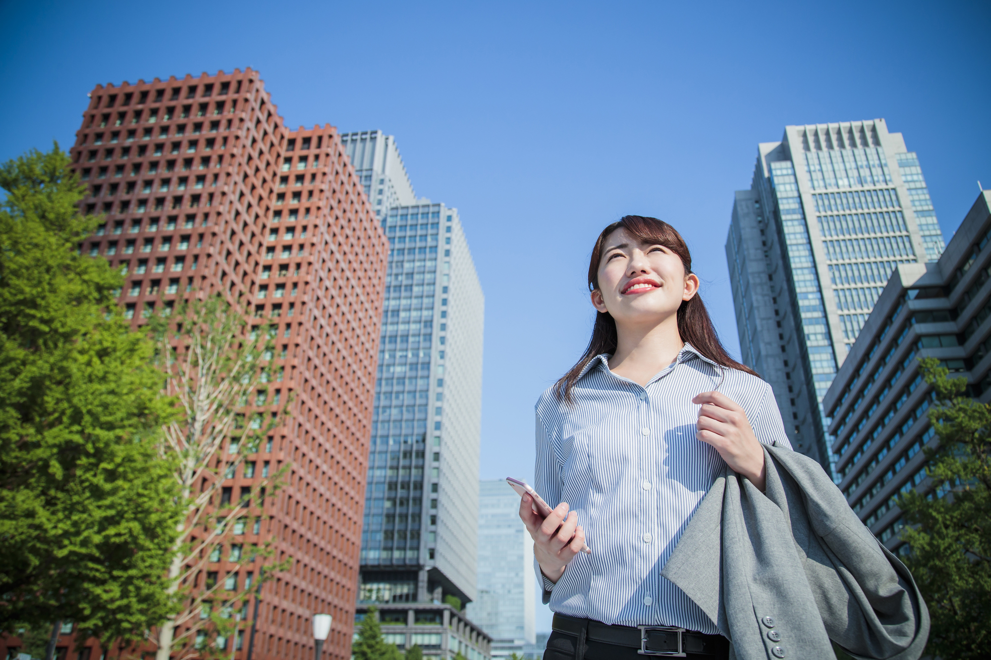 夏の就職・転職活動でクールビズ指定されたらどうすべき？