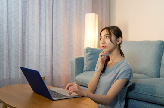 転職活動実際にどのように動くべき？？～「求人の探し方」「選考対策」について、転職経験者の体験談をもとにご紹介