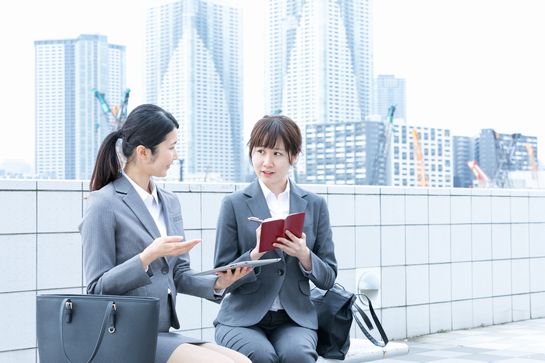 面接の最中にメモを取ってもいいの？転職・就職活動の面接マナーに注意